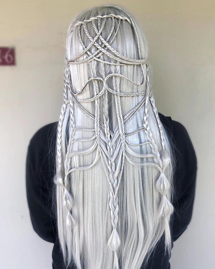 Coiffures de mariage chics pour cheveux longs et épais