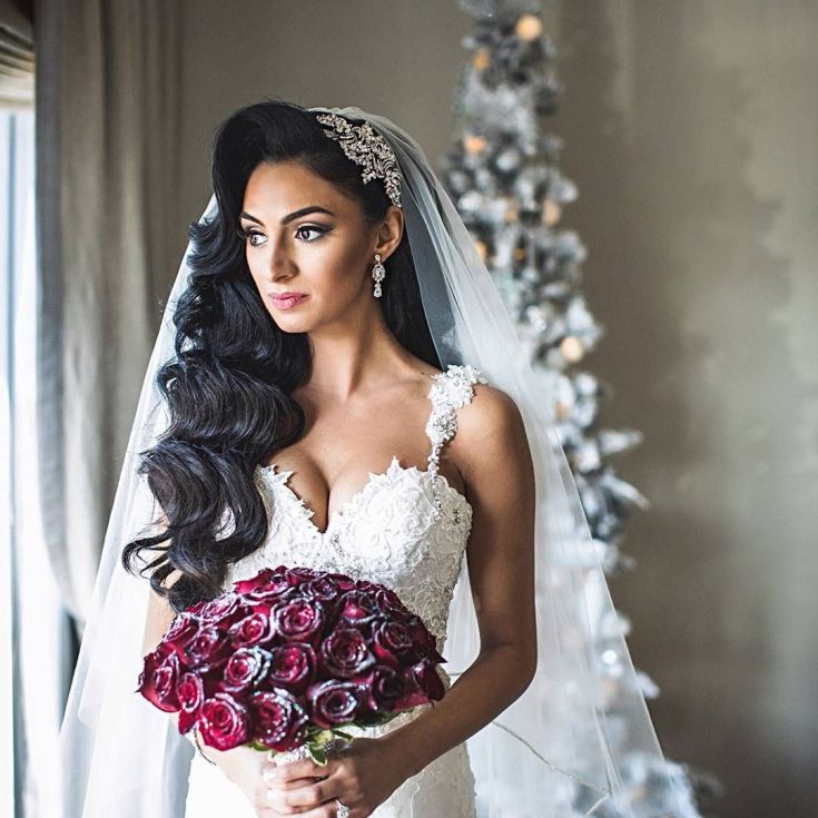 (+240 photos) Coiffures de mariage pour cheveux longs avec un voile