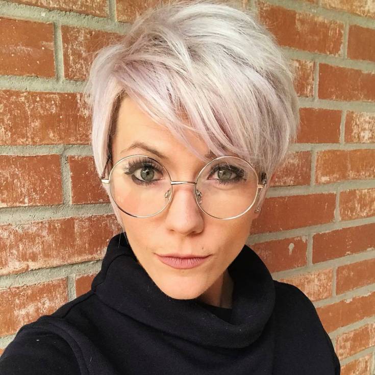 Coupe de cheveux Pixie pour cheveux courts et moyens