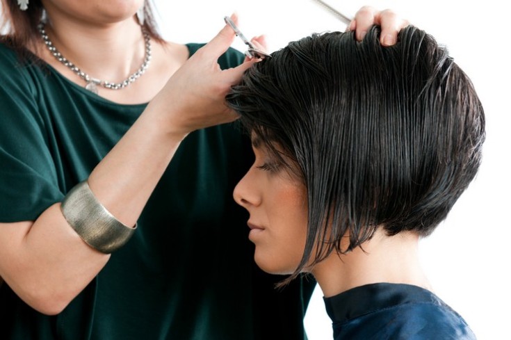 (+125 photos) Coupe de cheveux Shatush pour cheveux courts foncés