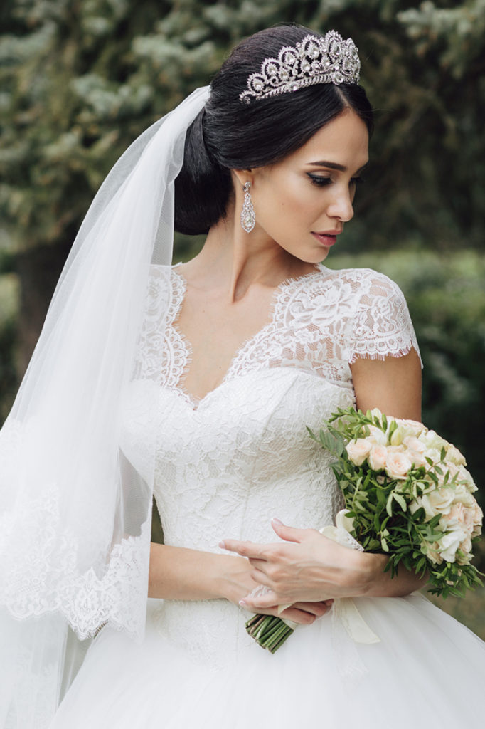 (+240 photos) Coiffures de mariage pour cheveux longs avec un voile