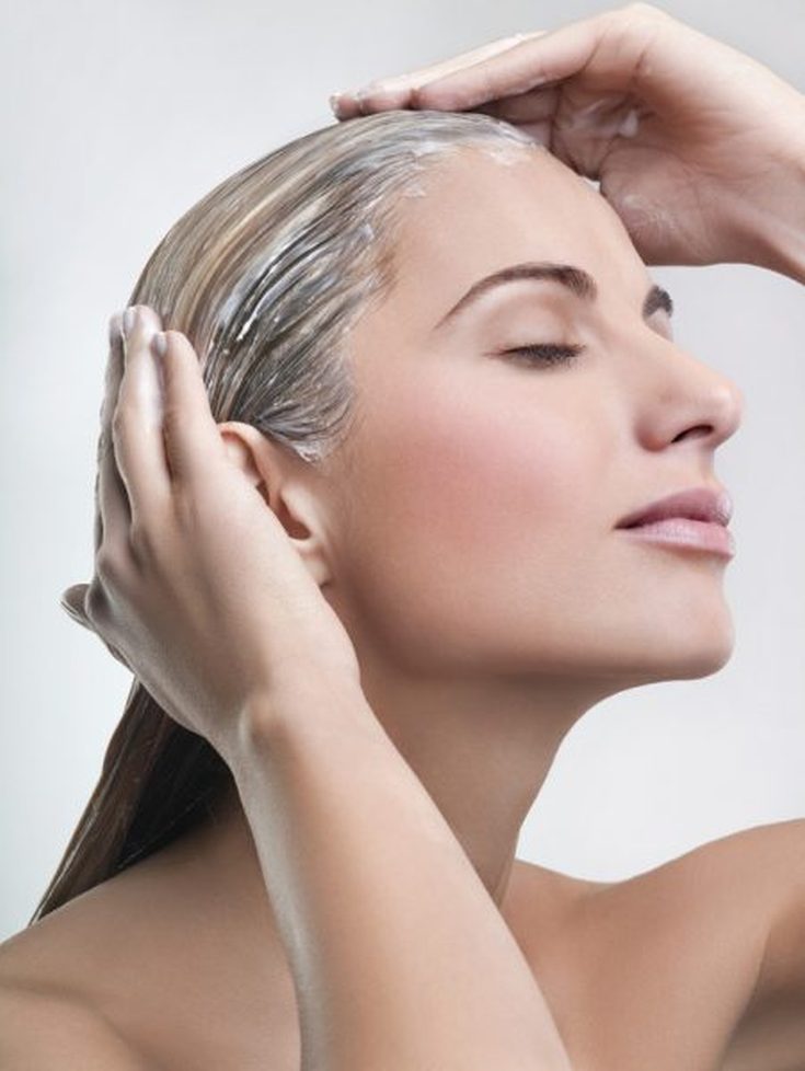 (+125 photos) Coupe de cheveux Shatush pour cheveux courts foncés