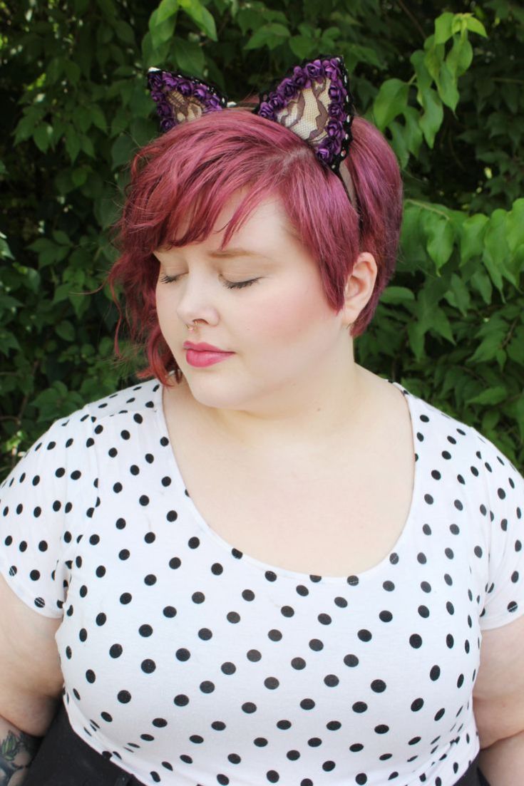 Coupe de cheveux asymétrique pour les filles obèses