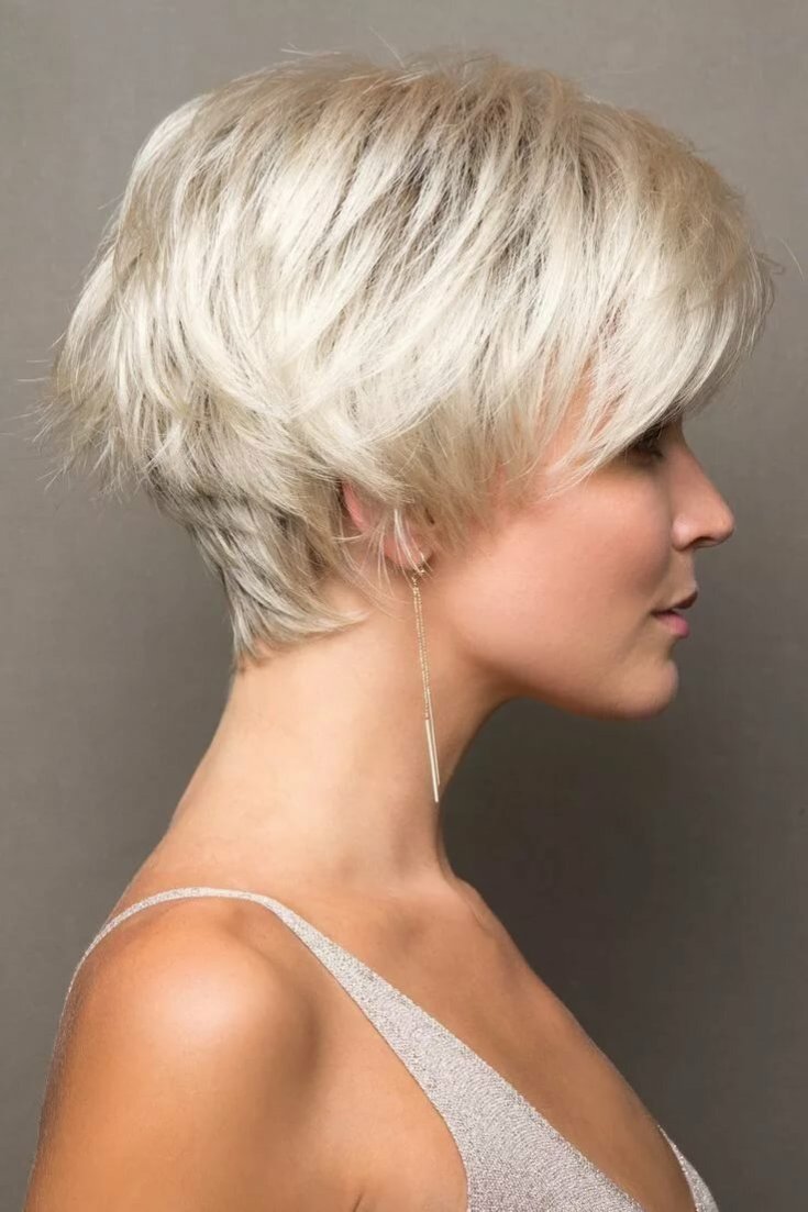 Coupe de cheveux Pixie pour cheveux courts et moyens