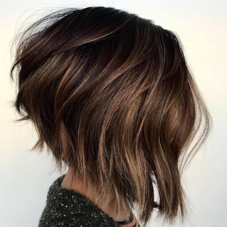 (+125 photos) Coupe de cheveux Shatush pour cheveux courts foncés
