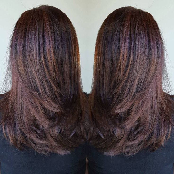 Coupe de cheveux en cascade pour cheveux longs