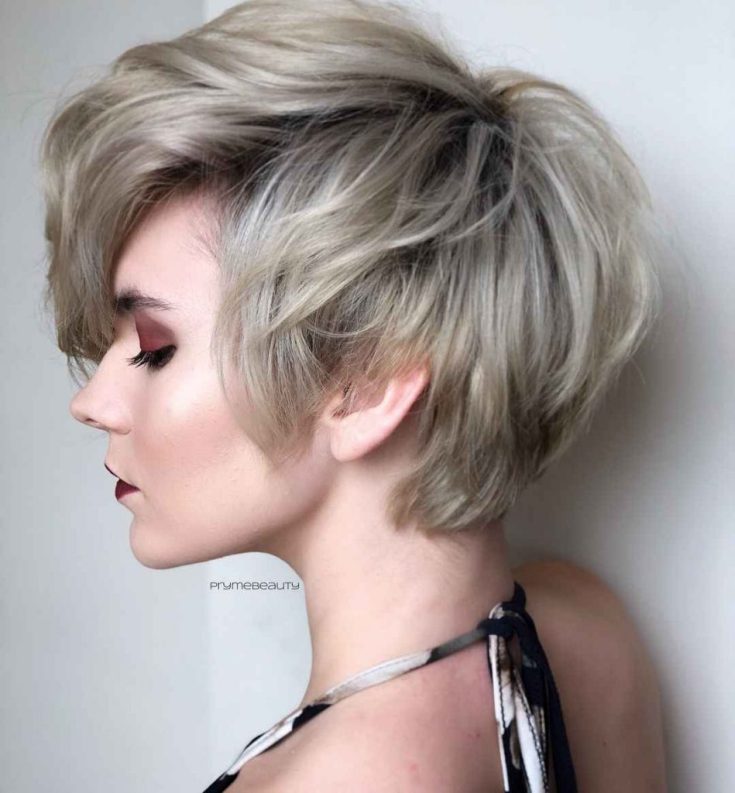 Coupe de cheveux Pixie pour cheveux courts et moyens