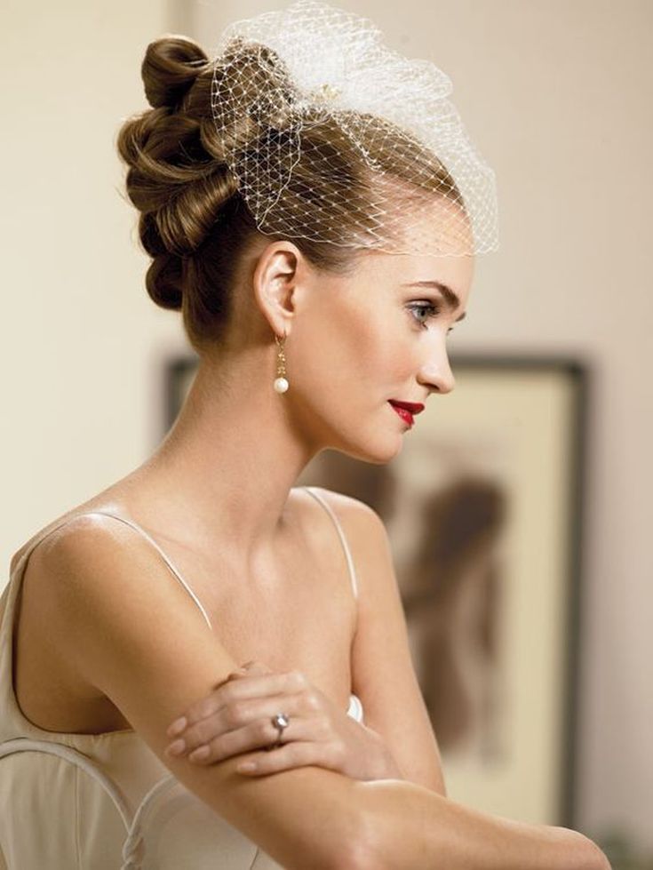 (+240 photos) Coiffures de mariage pour cheveux longs avec un voile