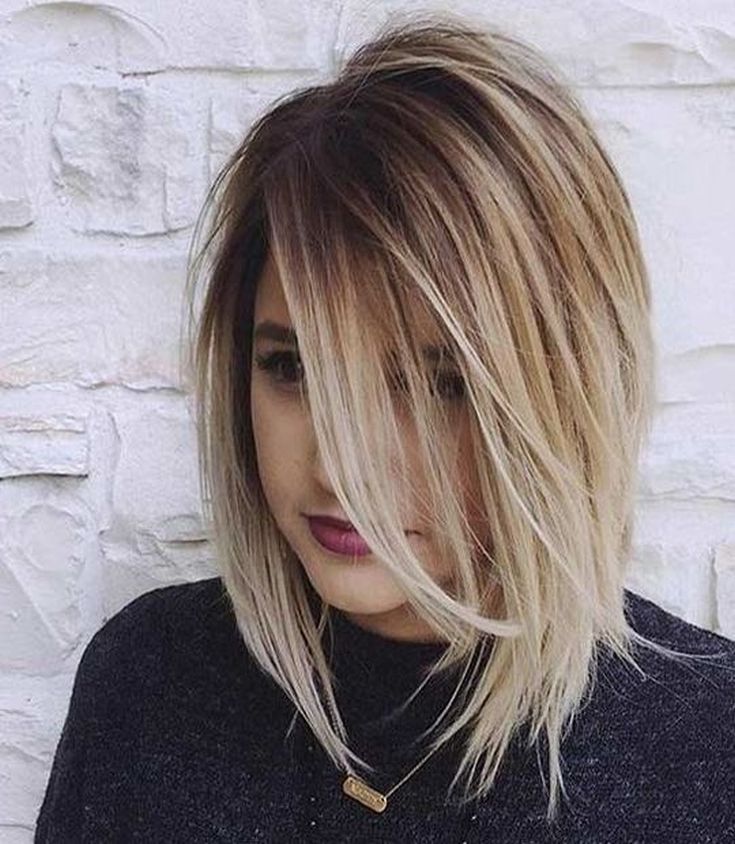 (+125 photos) Coupe de cheveux Shatush pour cheveux courts foncés