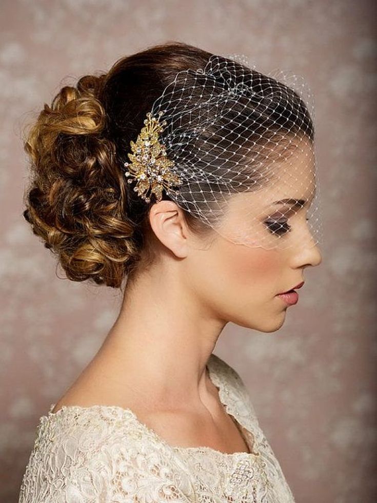 (+240 photos) Coiffures de mariage pour cheveux longs avec un voile