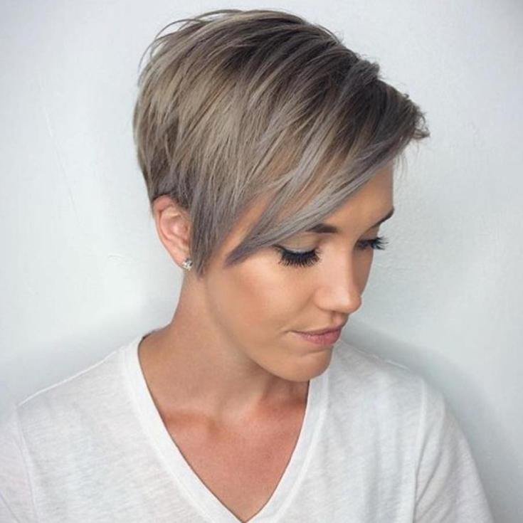 (+125 photos) Coupe de cheveux Shatush pour cheveux courts foncés