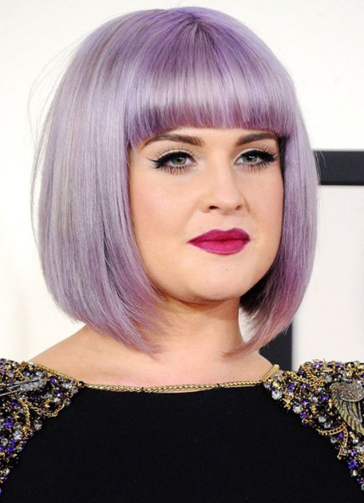 Coupe de cheveux asymétrique pour les filles obèses