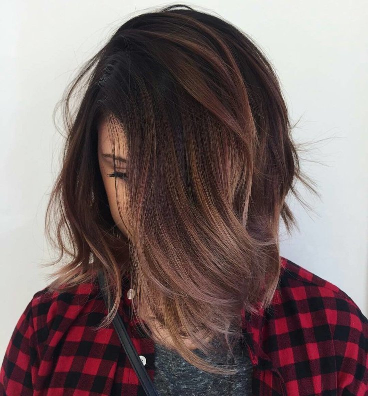(+180 photos) Shatush sur cheveux foncés de longueur moyenne