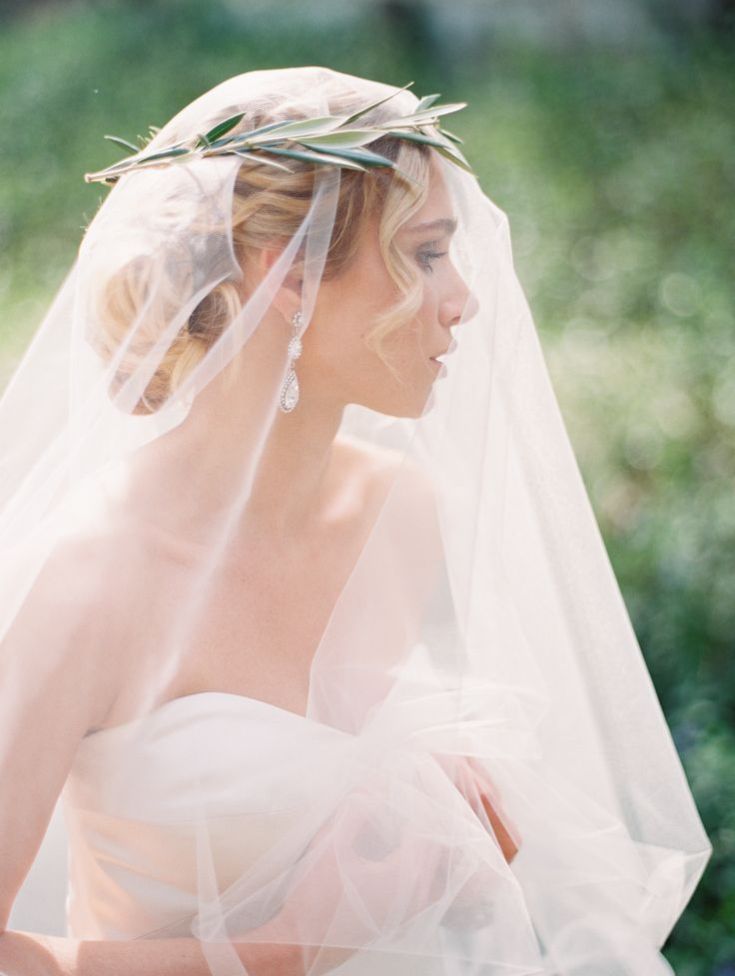 (+240 photos) Coiffures de mariage pour cheveux longs avec un voile