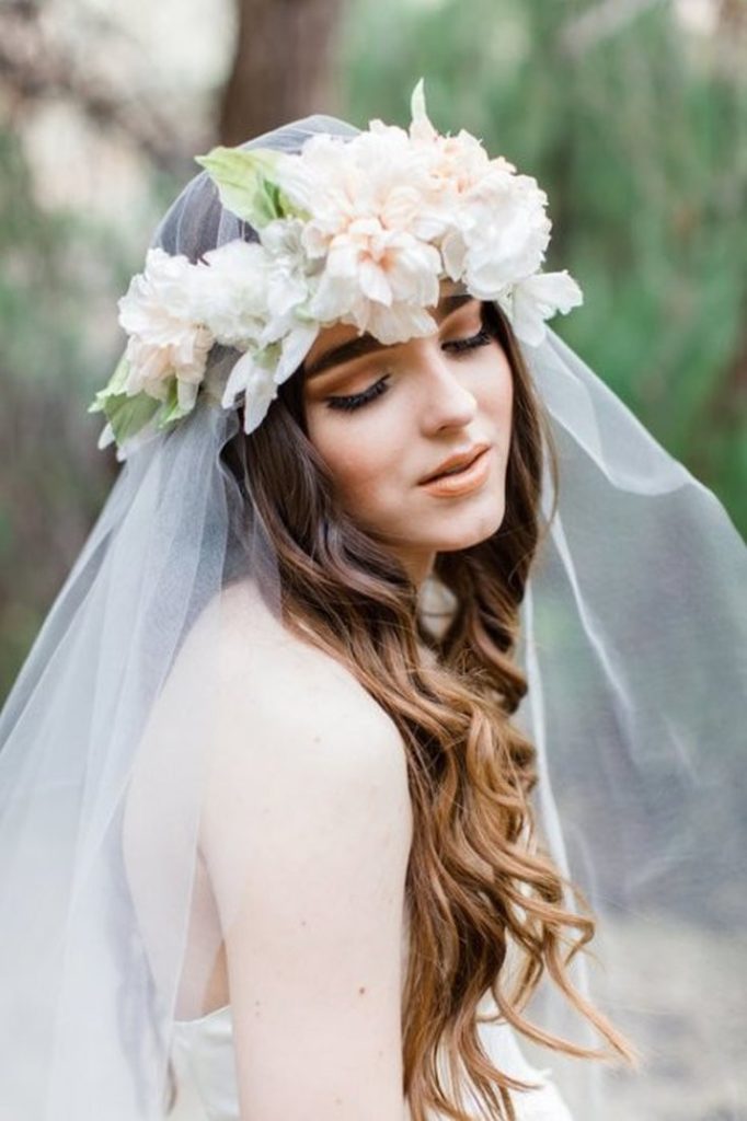 (+240 photos) Coiffures de mariage pour cheveux longs avec un voile