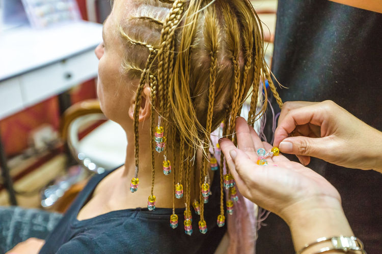 Top 5 des fers à friser pour les boucles afro classés parmi les meilleurs