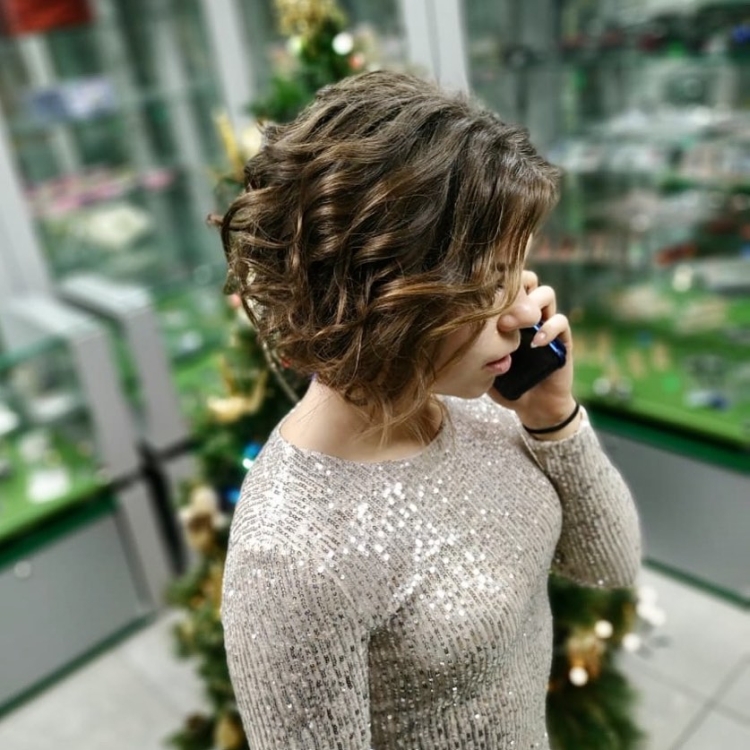 Coupes de cheveux à la mode et très courtes pour les femmes