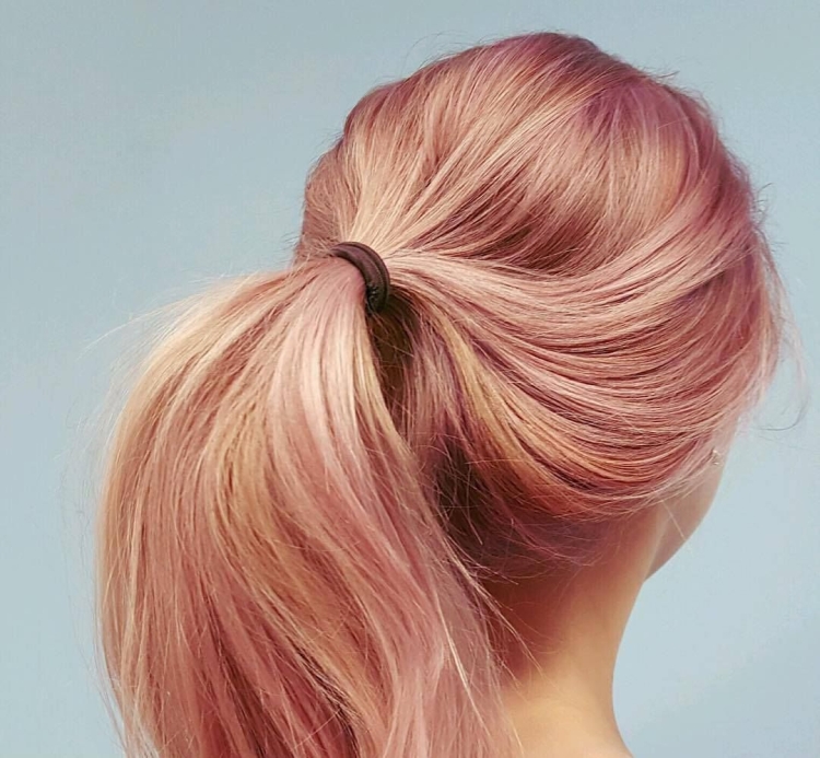 Nuances de blond à la mode : comment choisir sa couleur et ne pas se tromper