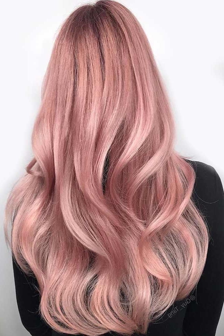 Nuances de blond à la mode : comment choisir sa couleur et ne pas se tromper