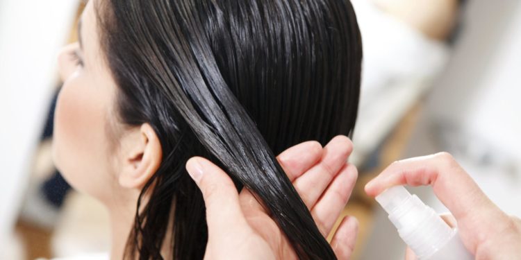 Méthodes pour restaurer les cheveux fins et fins à la maison et au salon