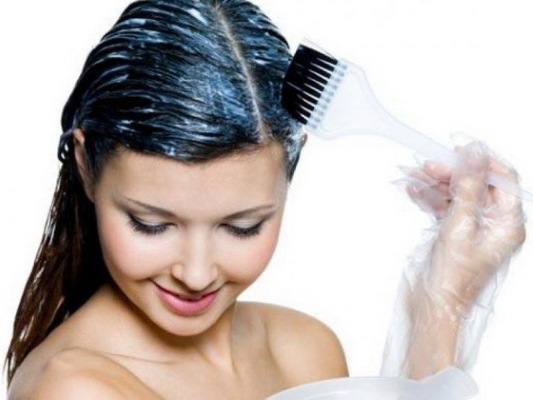 Comment se teindre les cheveux en blond cendré à la maison