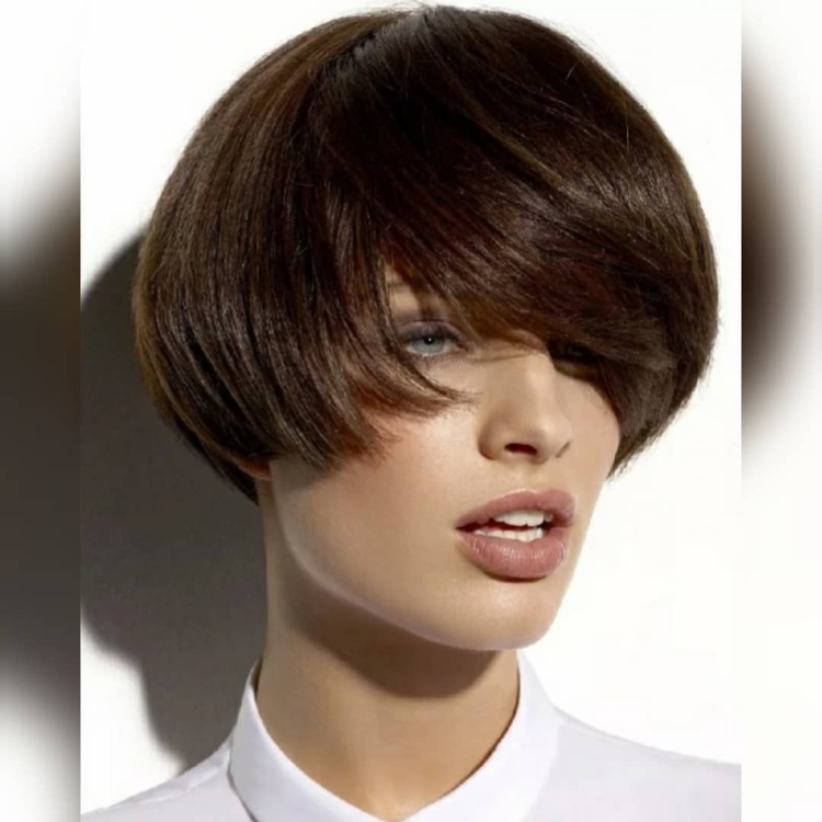 Coupes de cheveux à la mode et très courtes pour les femmes