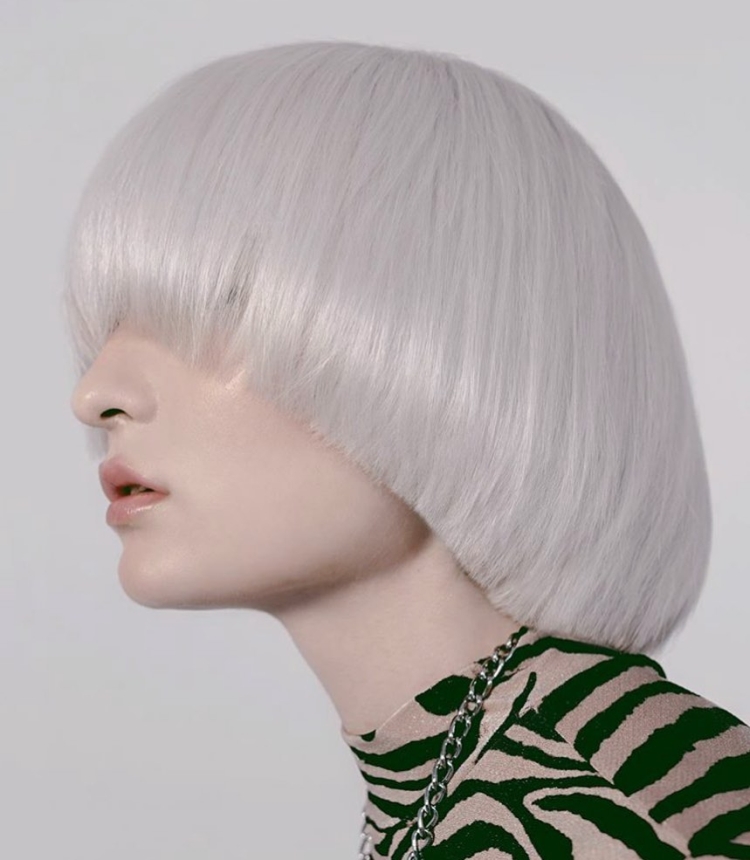 Coupes de cheveux à la mode et très courtes pour les femmes