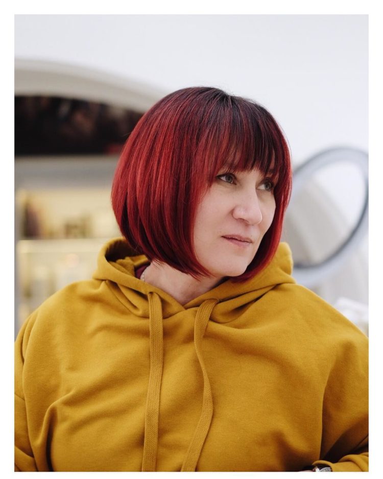 Coloration à la mode sur les coupes de cheveux bob pour cheveux foncés et clairs