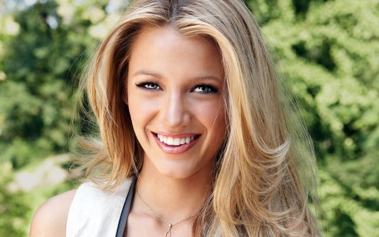 Nuances de blond à la mode : comment choisir sa couleur et ne pas se tromper