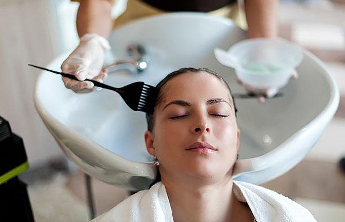 Coloration à la mode sur les coupes de cheveux bob pour cheveux foncés et clairs
