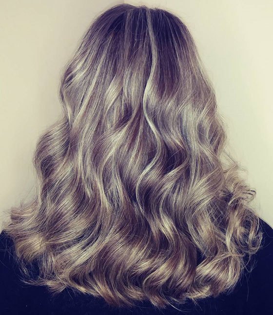 Comment se teindre les cheveux en blond cendré à la maison