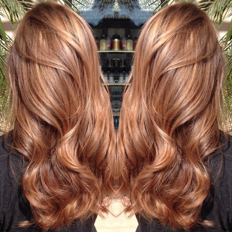 Nuances de blond à la mode : comment choisir sa couleur et ne pas se tromper