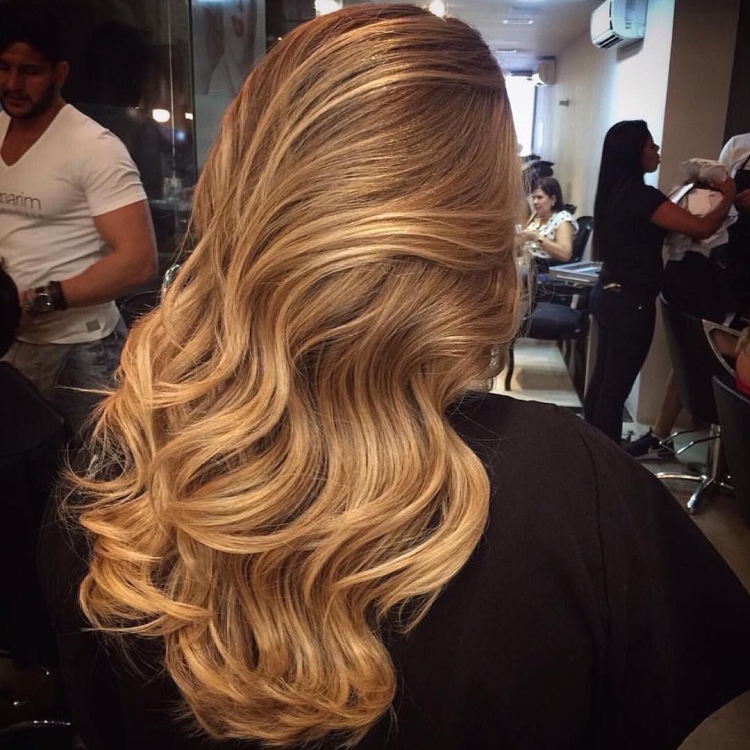 Nuances de blond à la mode : comment choisir sa couleur et ne pas se tromper