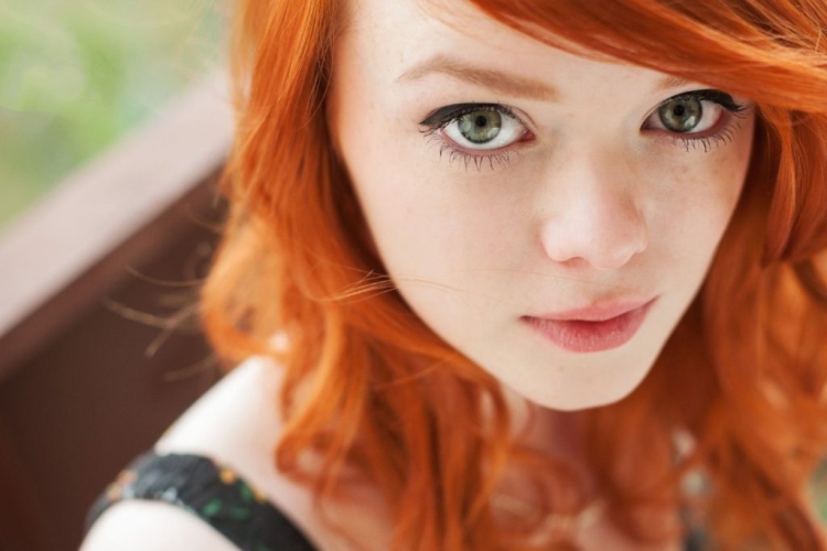 Coloration à la mode sur les coupes de cheveux bob pour cheveux foncés et clairs