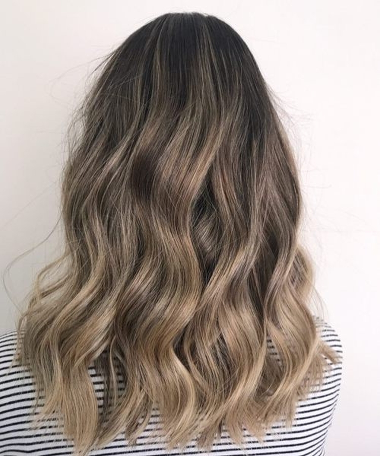 Nuances de blond à la mode : comment choisir sa couleur et ne pas se tromper
