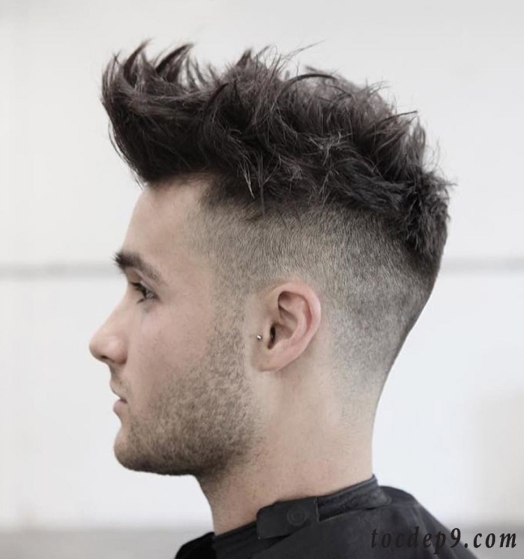 Coupes de cheveux pour hommes aux tempes rasées avec noms et exemples