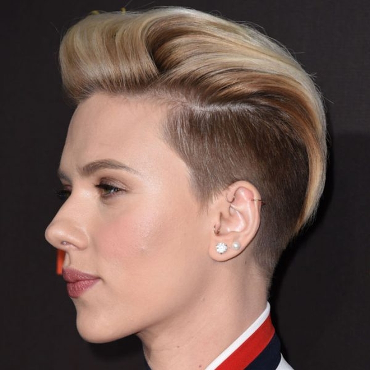 Coupes de cheveux à la mode et très courtes pour les femmes
