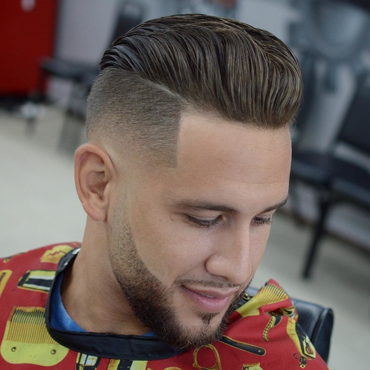 Coupes de cheveux pour hommes aux tempes rasées avec noms et exemples