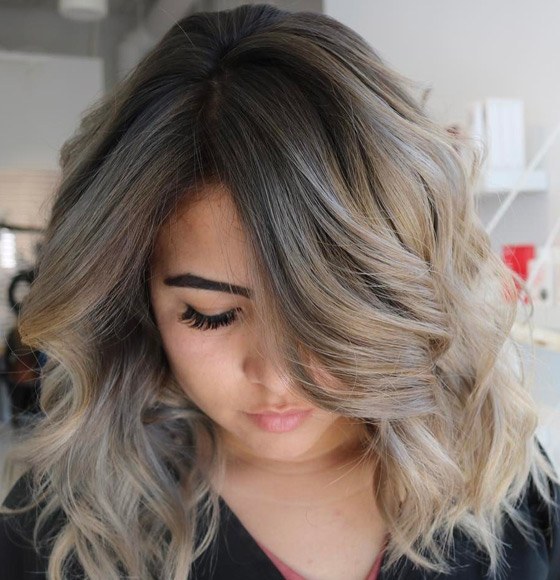 Comment se teindre les cheveux en blond cendré à la maison