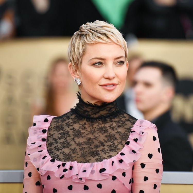 Coupes de cheveux à la mode et très courtes pour les femmes