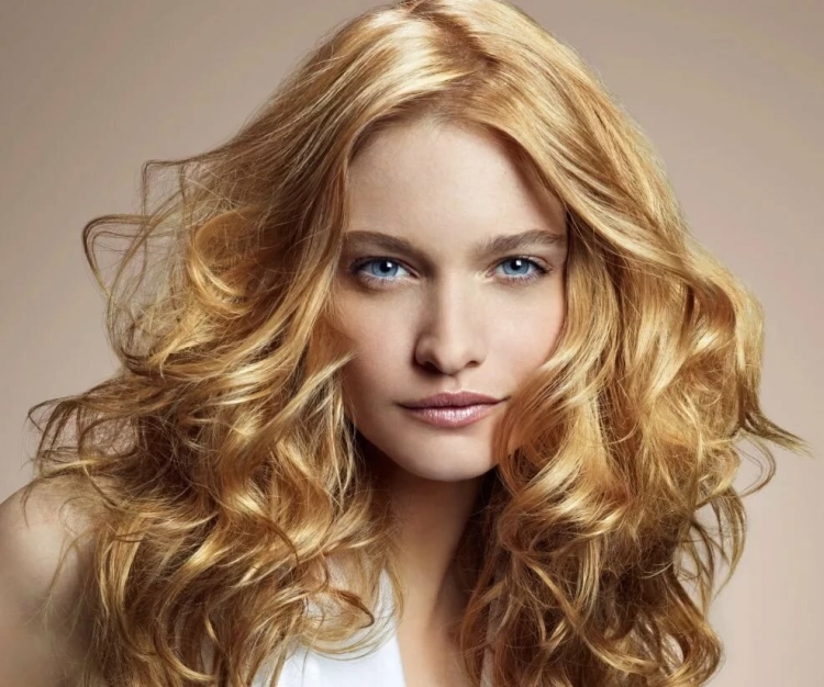 Nuances de blond à la mode : comment choisir sa couleur et ne pas se tromper