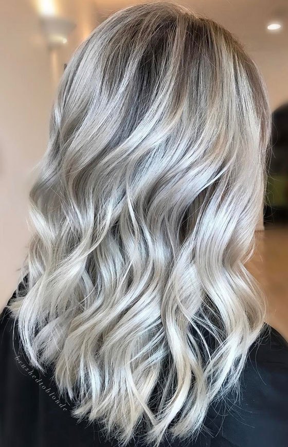 Comment se teindre les cheveux en blond cendré à la maison