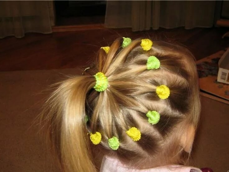 Coiffures faciles et simples pour les filles pour tous les jours