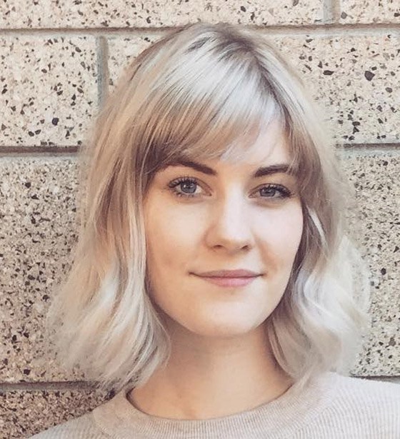 Comment se teindre les cheveux en blond cendré à la maison