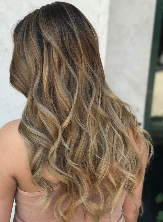 Comment se teindre les cheveux en blond cendré à la maison