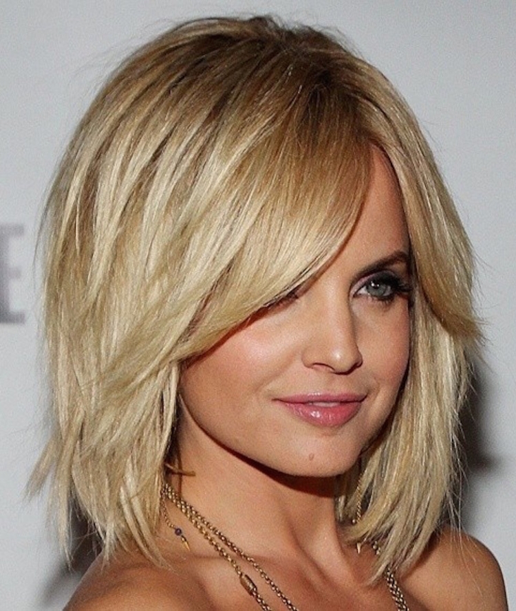 Coupes de cheveux parfaites pour les cheveux fins pour créer du volume