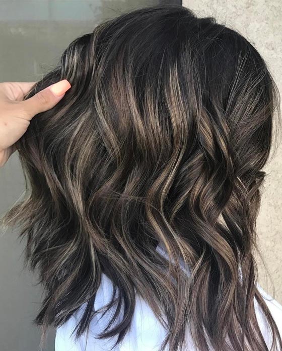 Comment se teindre les cheveux en blond cendré à la maison