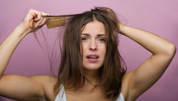 Méthodes pour restaurer les cheveux fins et fins à la maison et au salon