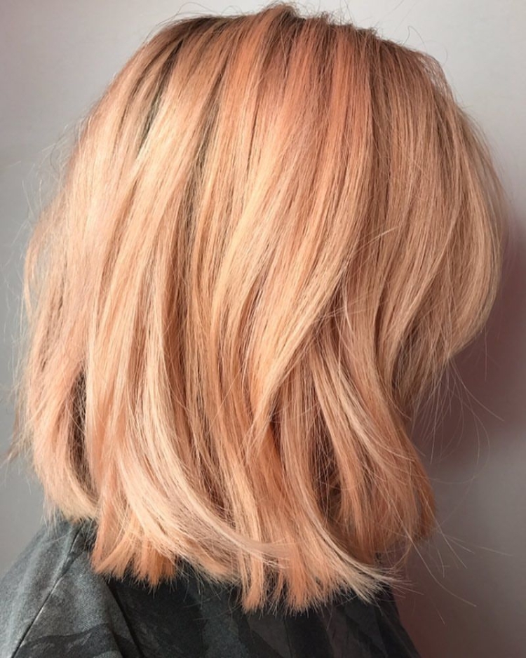 Nuances de blond à la mode : comment choisir sa couleur et ne pas se tromper