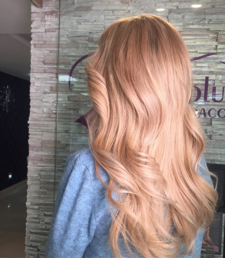 Nuances de blond à la mode : comment choisir sa couleur et ne pas se tromper